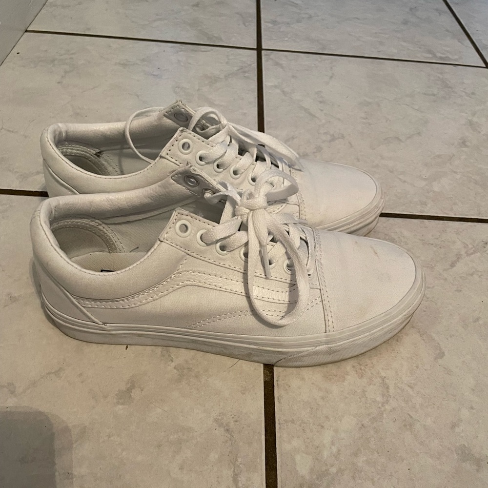 8.5 white vans